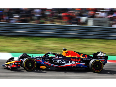 Red Bull Racing RB19 #1 Max Verstappen "Oracle" Winner F1 Formula One "United States GP" (2023) with Driver Limited Edition to 336 pieces Worldwide 1/18 Diecast Model Car by Minichamps