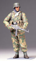 WWII German Infatryman (Reversible Winter Uniform)