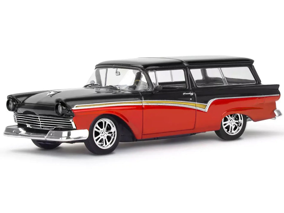 Level 5 Model Kit 1957 Ford Del Rio Ranch Wagon 2-in-1 Kit 1/25 Scale Model by Revell