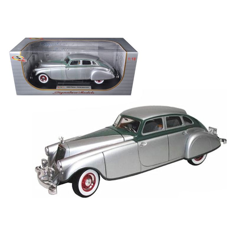 1933 Pierce Arrow Silver 1/18 Diecast Model Car by Signature Models