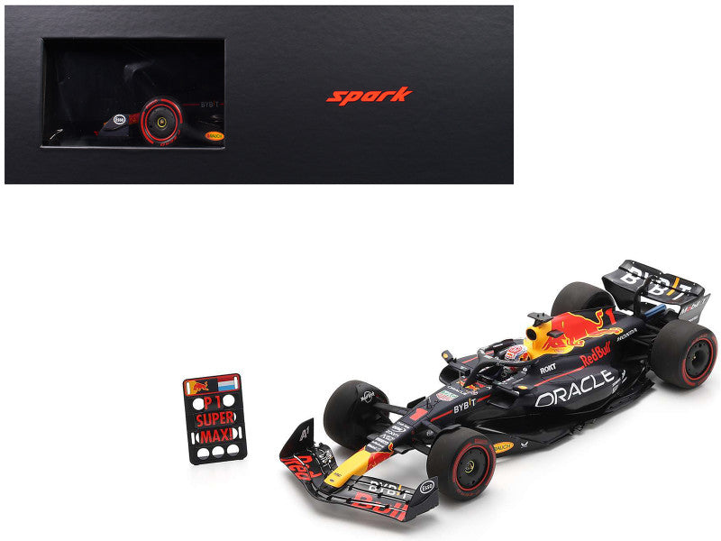 Red Bull Racing RB19 #1 Max Verstappen "Oracle" Winner Formula One F1 "British GP" (2023) with Pit Board and Acrylic Display Case 1/18 Model Car by Spark