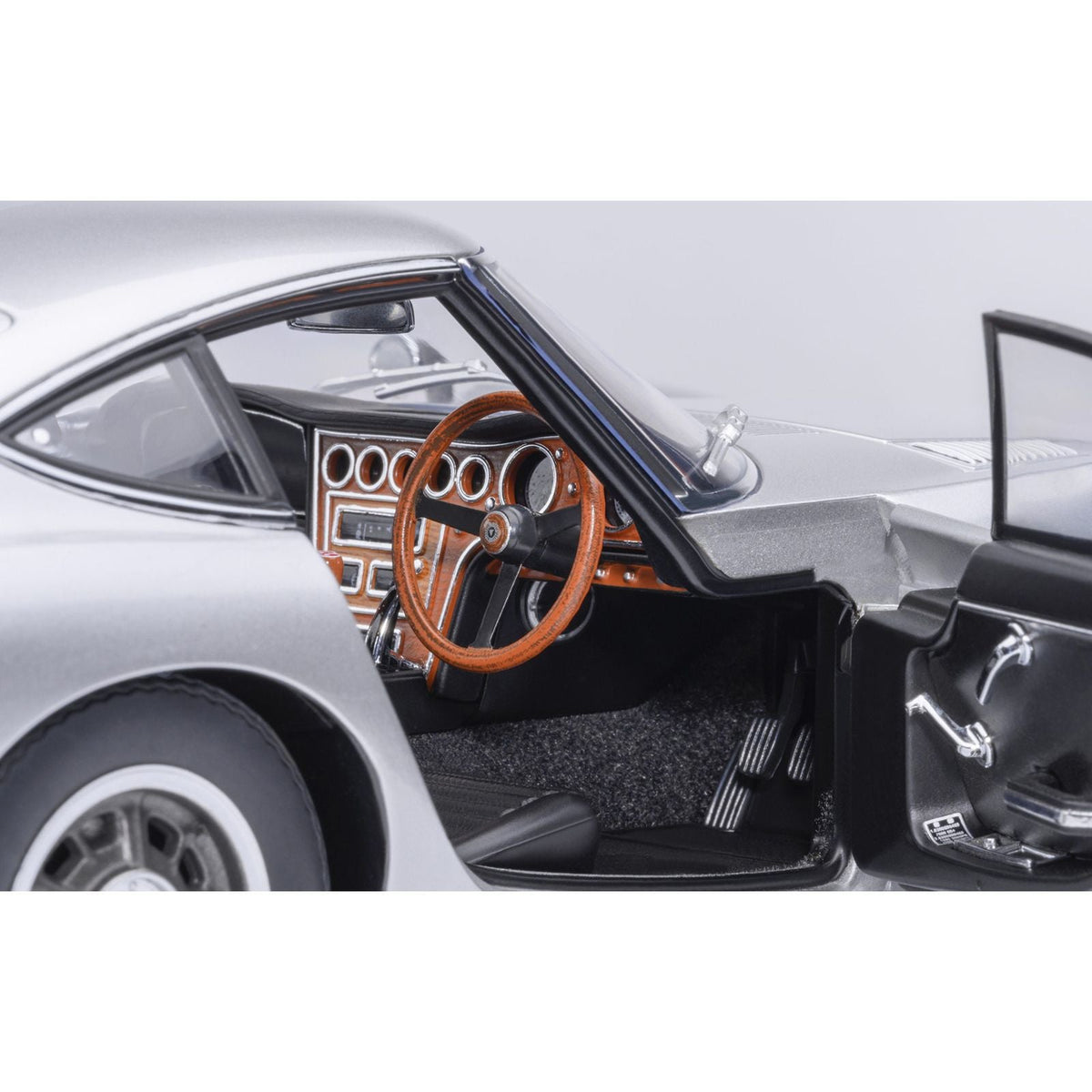 1967 Toyota 2000GT RHD (Right Hand Drive) Silver Metallic 1/18 Model Car by Autoart-Autoart-ModelCars.com