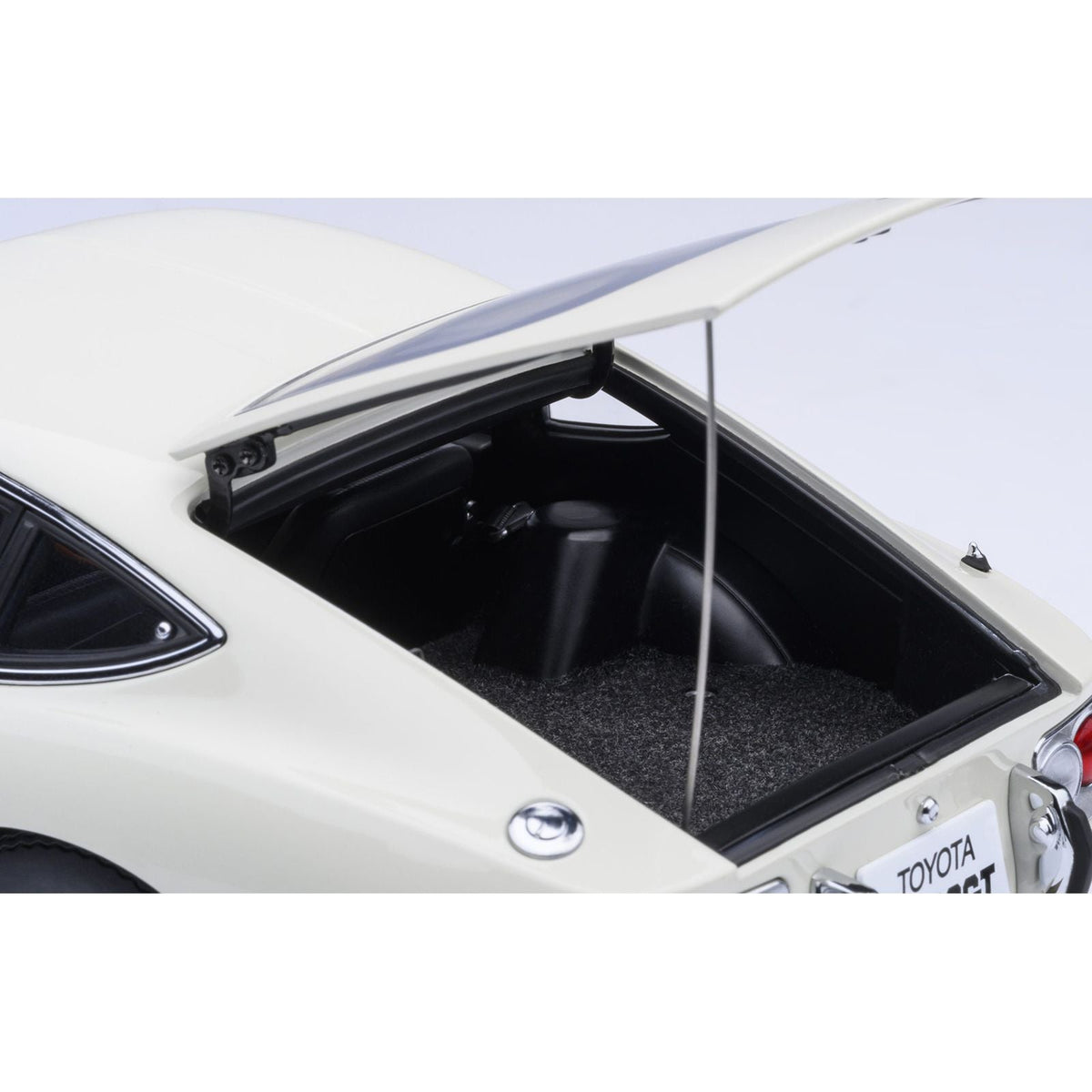1967 Toyota 2000GT RHD (Right Hand Drive) White 1/18 Model Car by Autoart-Autoart-ModelCars.com