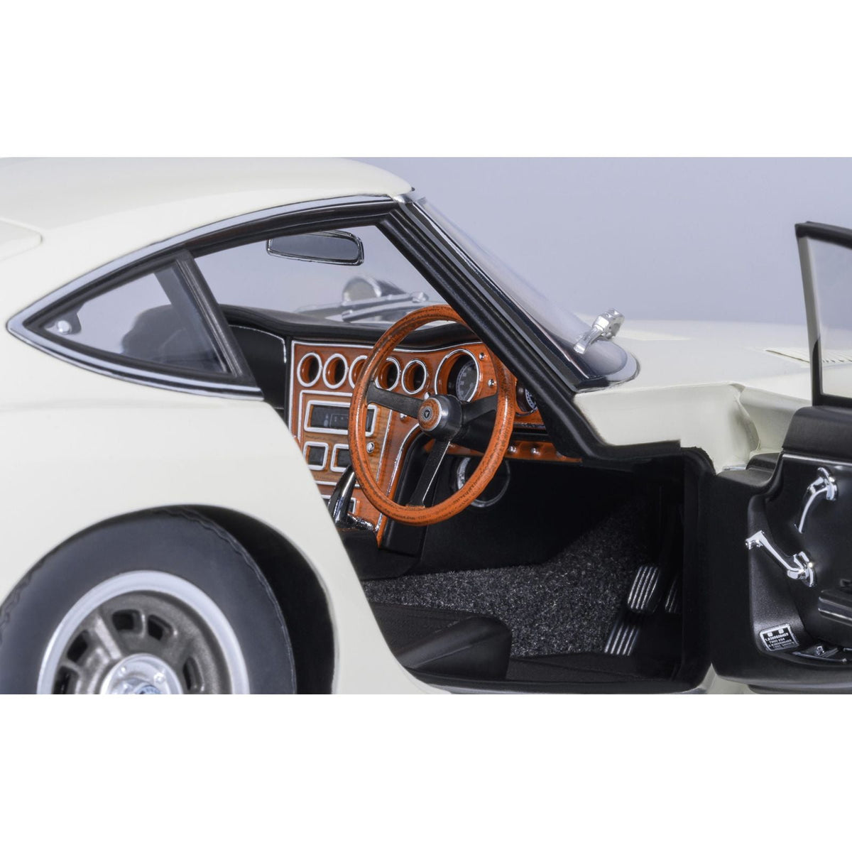 1967 Toyota 2000GT RHD (Right Hand Drive) White 1/18 Model Car by Autoart-Autoart-ModelCars.com