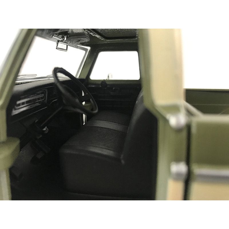 1969 Ford F-100 Pickup Truck Light Green and Cream 1/24 Diecast Model Car by Motormax-Motormax-ModelCars.com