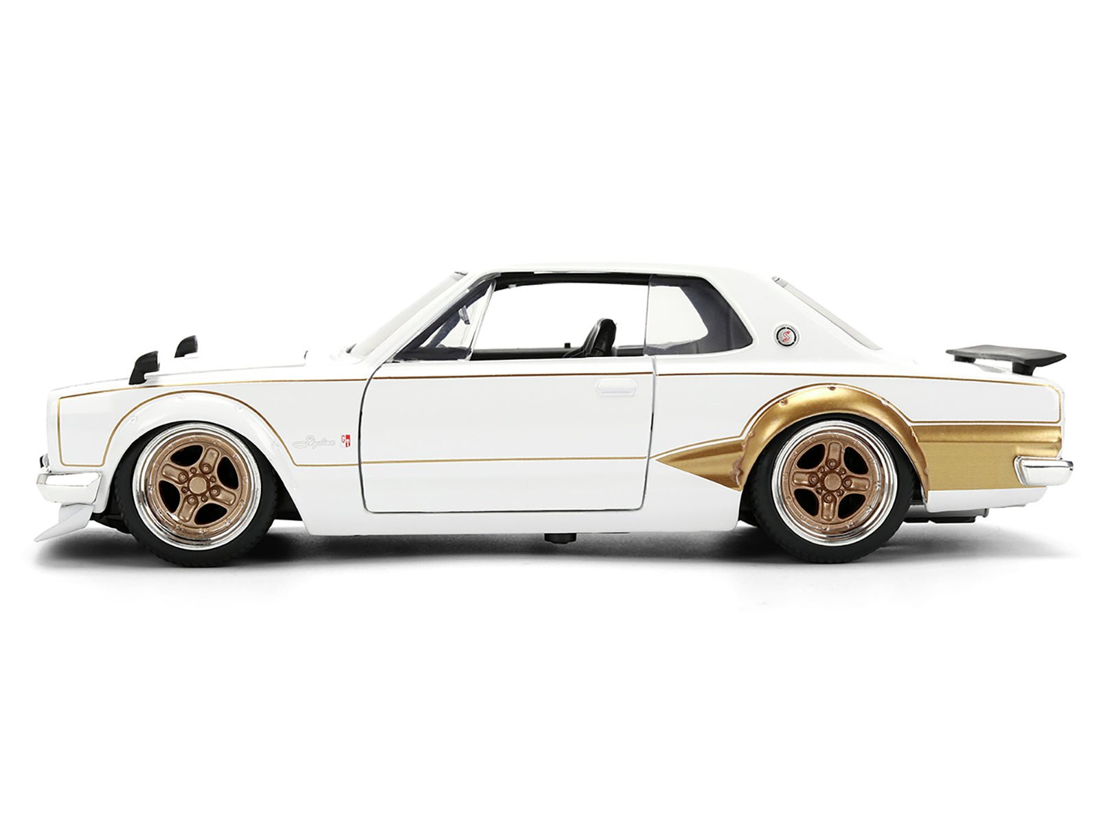 1/43エブロNissan Skyline GT-R 1971 WHITE 1971 Nissan Skyline 2000GT-R RHD White 