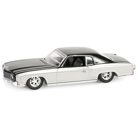 1972 Chevrolet Monte Carlo Lowrider Silver Metallic and Black "California Lowriders" Series 5 1/64 Diecast Model Car by Greenlight - Greenlight - ModelCars.com