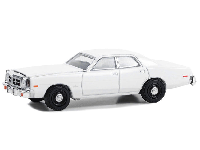 1977-78 Dodge Monaco Police Pursuit White "Hot Pursuit - Hobby Exclusive" Series 1/64 Diecast Model Car by Greenlight-Greenlight-ModelCars.com