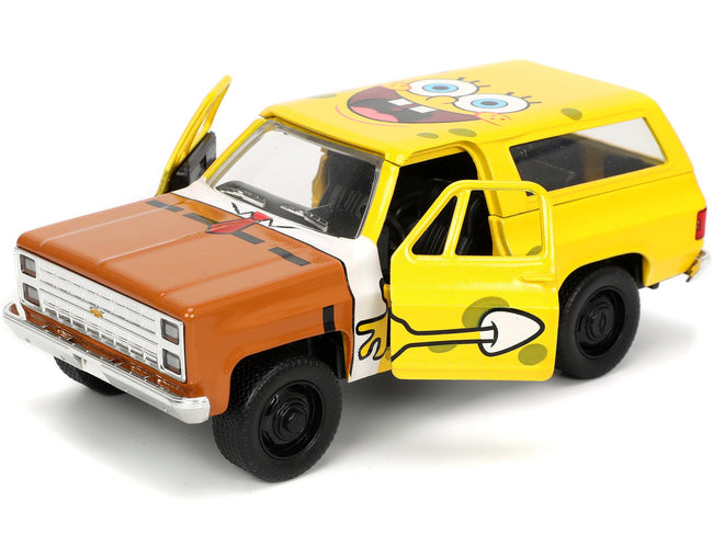 1980 Chevrolet K5 Blazer with SpongeBob SquarePants Diecast Figurine "Hollywood Rides" Series 1/32 Diecast Model Car by Jada-Jada-ModelCars.com