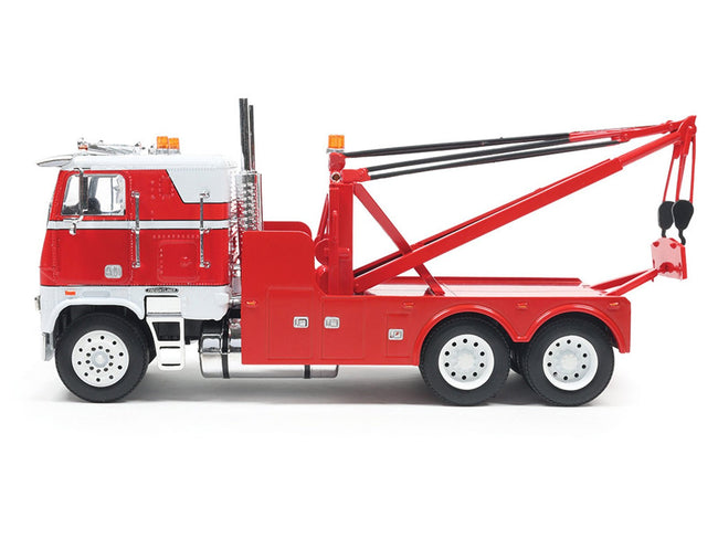 1987 Freightliner FLA Tow Truck Red and White 1/43 Diecast Model by IXO Models-IXO-ModelCars.com