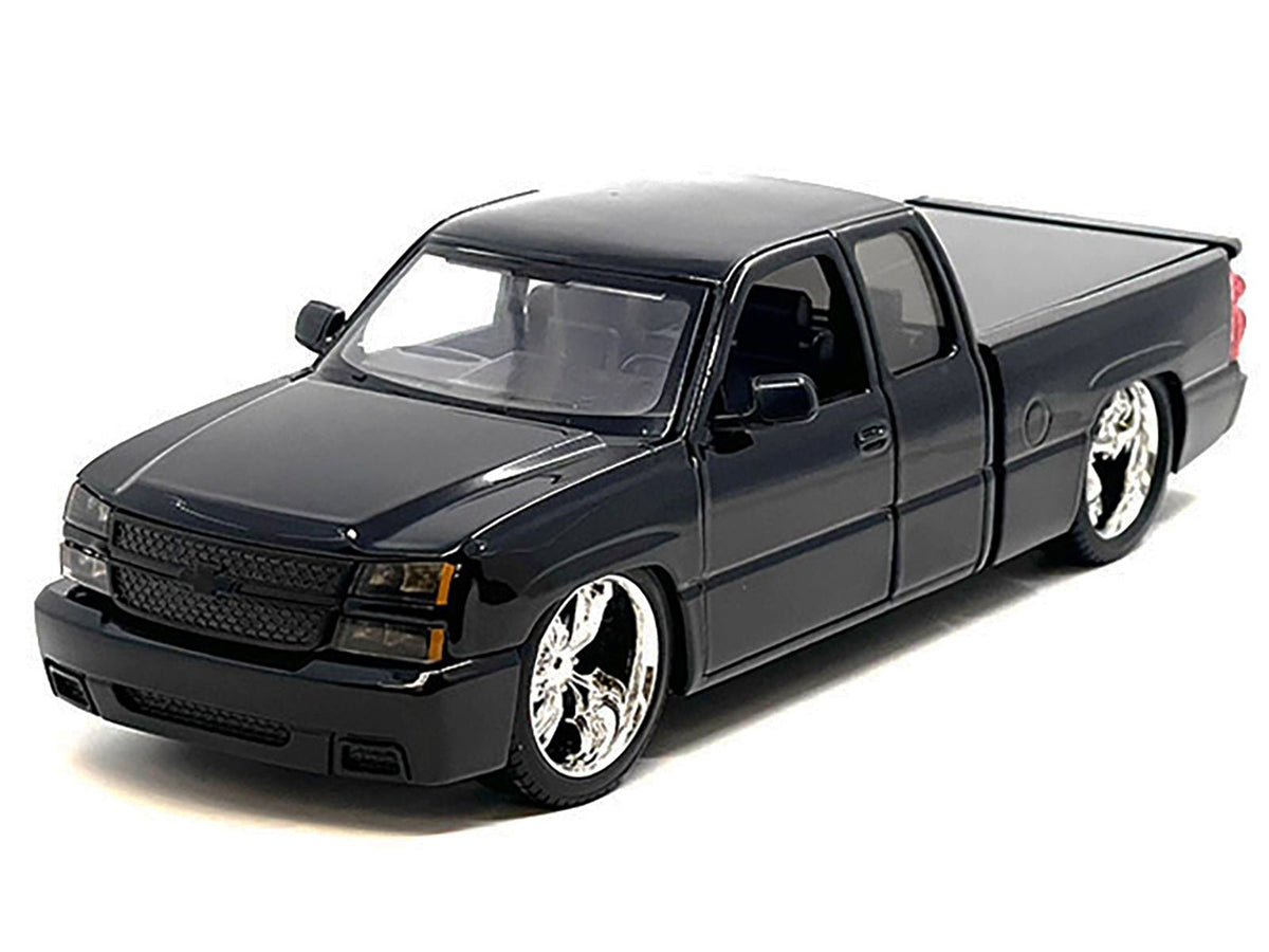2006 Chevrolet Silverado Custom Pickup Truck Black "Die-Cast Collection" Series 1/25 Diecast Model Car by Motormax-Motormax-ModelCars.com