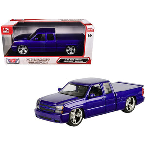 2006 Chevrolet Silverado Custom Pickup Truck Blue Metallic "Die-Cast Collection" Series 1/25 Diecast Model Car by Motormax