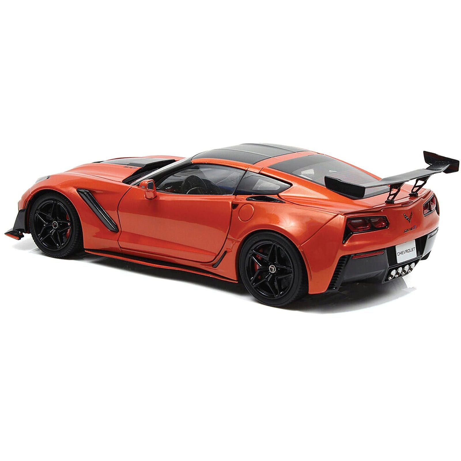 2019 Chevrolet Corvette ZR1 Sebring Orange Metallic with Carbon Top and Hood 1/18 Diecast Model Car by IXO Models - IXO - ModelCars.com
