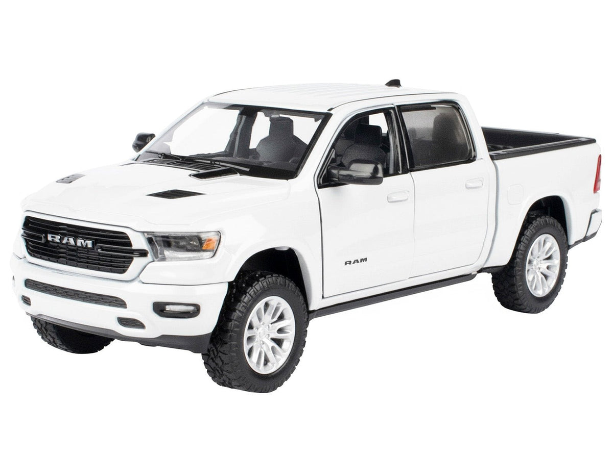 2019 RAM 1500 Laramie Crew Cab Pickup Truck White "Timeless Legends" Series 1/24 Diecast Model Car by Motormax-Motormax-ModelCars.com