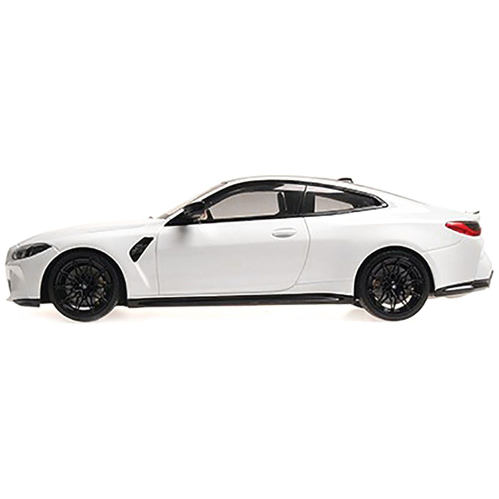 2020 BMW M4 White with Carbon Top Limited Edition to 720 pieces Worldwide 1/18 Diecast Model Car by Minichamps - Minichamps - ModelCars.com