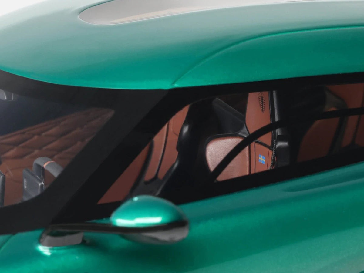 2024 Koenigsegg Gemera Racing Green Metallic 1/18 Model Car by GT Spirit-GT Spirit-ModelCars.com