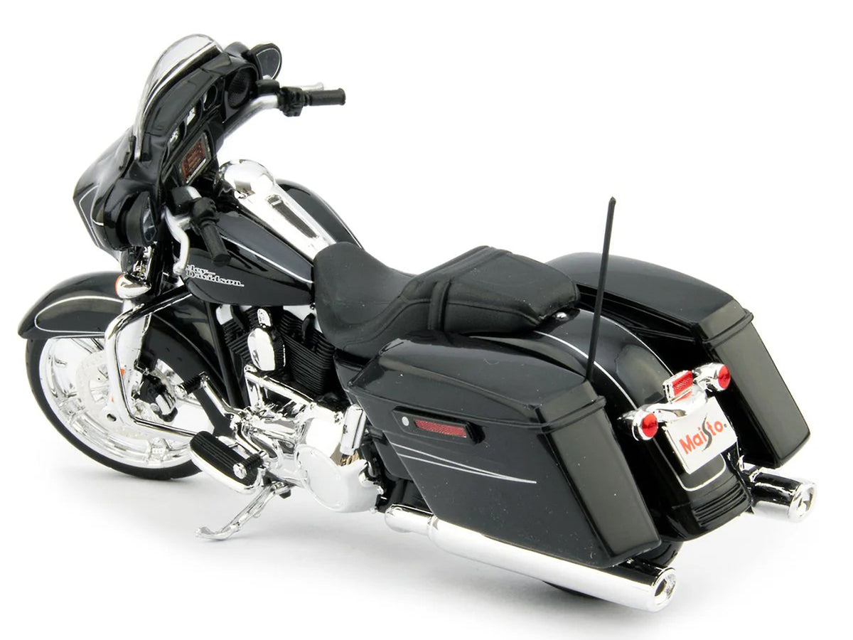 2013 Harley Davidson FLHRC Road King Classic Black 1/12 Diecast Motorcycle Model by Maisto - view 3