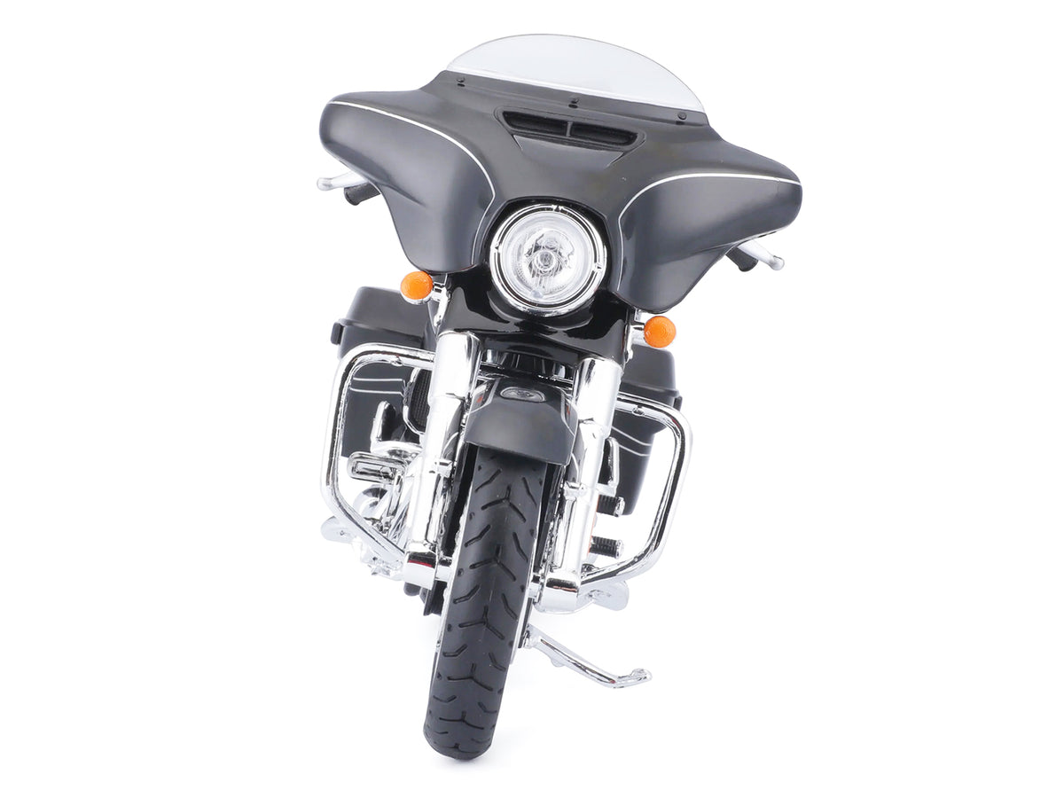 2013 Harley Davidson FLHRC Road King Classic Black 1/12 Diecast Motorcycle Model by Maisto - view 2