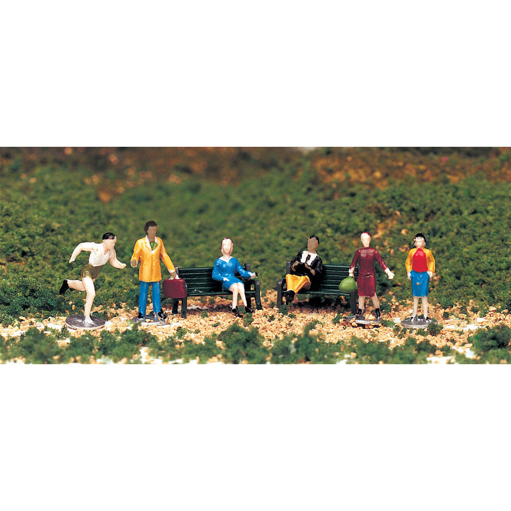 Bachmann People at Leisure (HO Scale)