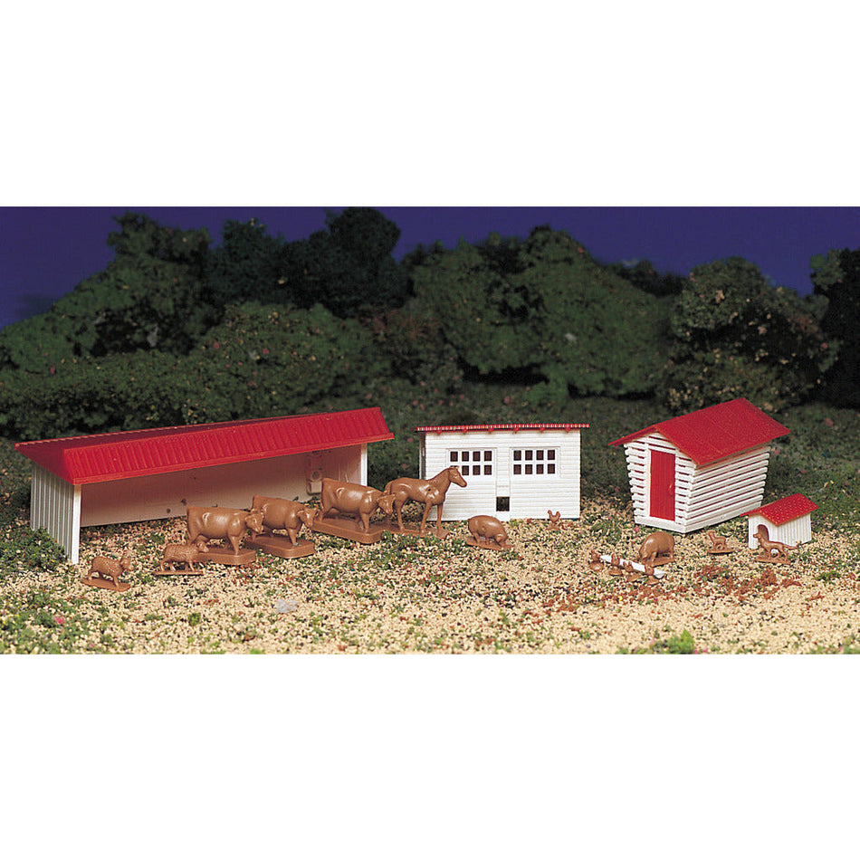 Bachmann Farm Building with Animals (HO Scale)