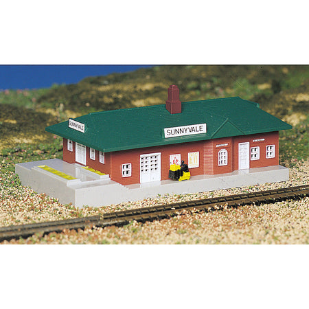 Bachmann Passenger Station