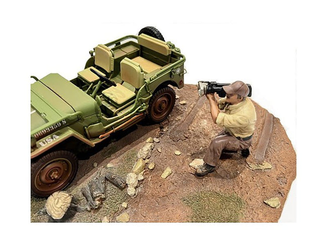 "4X4 Mechanic" Figure 7 for 1/18 Scale Models by American Diorama-American Diorama-ModelCars.com