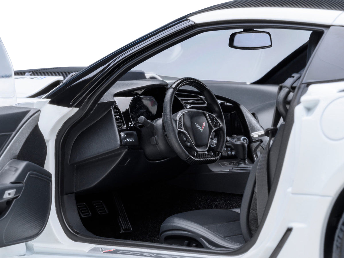 2019 Chevrolet Corvette C7 ZR1 Arctic White with Carbon Top 1/18 Model Car by Autoart - view 3