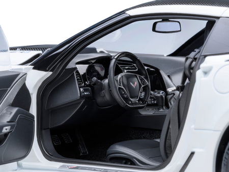 2019 Chevrolet Corvette C7 ZR1 Arctic White with Carbon Top 1/18 Model Car by Autoart - view 3