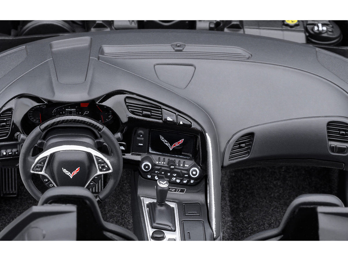 2019 Chevrolet Corvette C7 ZR1 Arctic White with Carbon Top 1/18 Model Car by Autoart - view 4