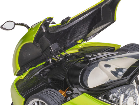 Pagani Huayra Roadster Verde Firenze Green Metallic and Carbon with Luggage Set 1/18 Model Car by Autoart - view 3