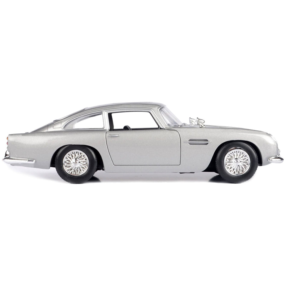 Aston Martin DB5 RHD (Right Hand Drive) Silver Metallic James Bond 007 "Goldfinger" (1964) Movie "James Bond Collection" Series 1/24 Diecast Model Car by Motormax