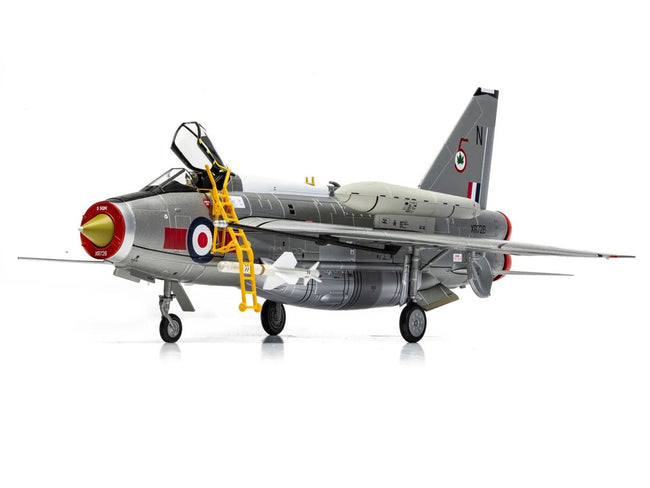 English Electric Lightning F.6 Aircraft "XR726 No. 5 Squadron Binbrook Wing RAF Leconfield" (1973) Royal Air Force "The Aviation Archive" Series 1/48 Diecast Model by Corgi