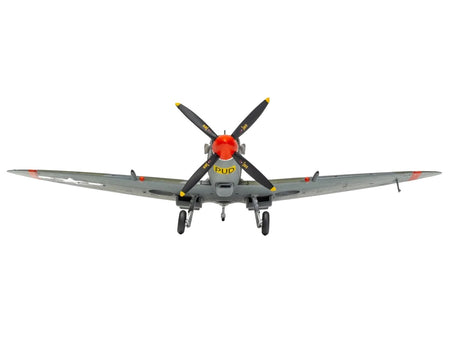 WWII era fighter plane AA29104-3__40478, front view