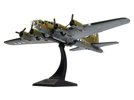 B-17 Flying Fortress model AA33322-6__21505