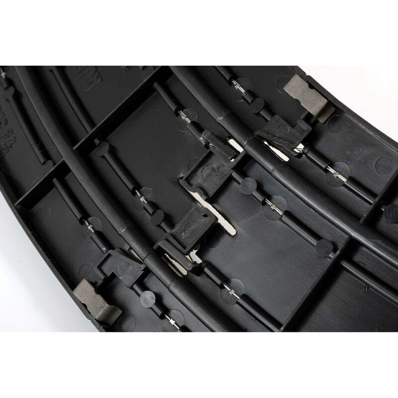 AFX1013_A0_Q6ZBUC1V Black plastic track detail