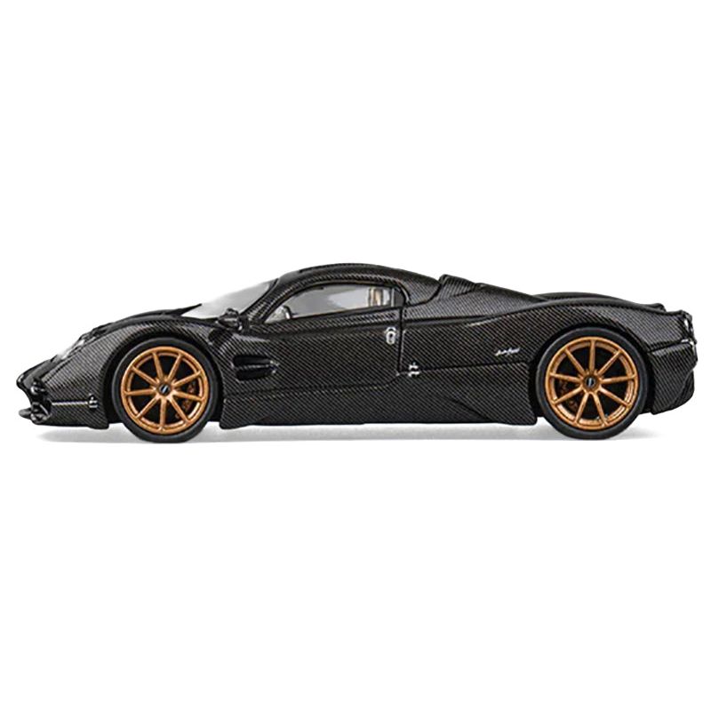 CM64 Utopia Model Car - Black with Gold Wheels