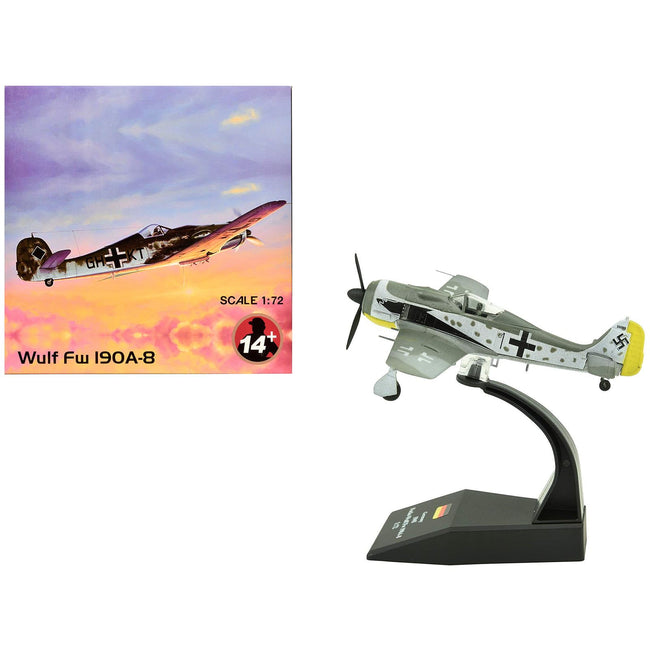 Focke-Wulf Fw 190A-8 Fighter Aircraft "98-Victory Ace Staffelkapitaen Horst Hannig I./JG 2 Triqueville France" (1943) German Luftwaffe 1/72 Diecast Model Airplane