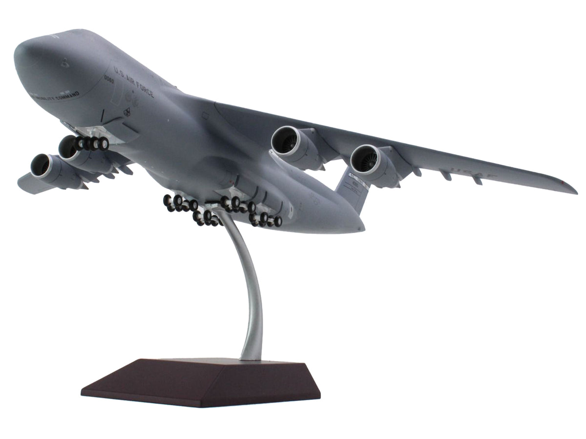 Lockheed C-5M Super Galaxy Aircraft "Travis Air Force Base California" United States Air Force "Gemini 200" Series 1/200 Diecast Model Airplane by GeminiJets