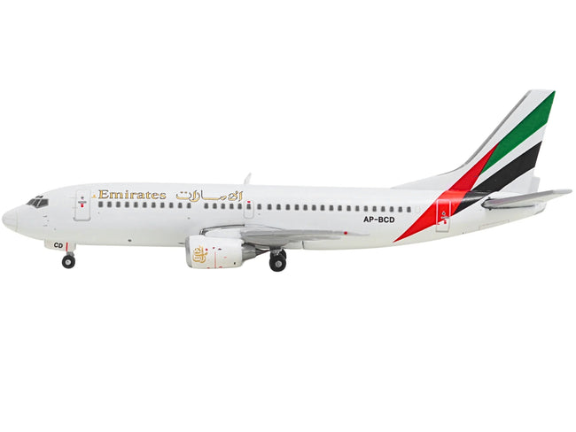 Boeing 737-300 Commercial Aircraft "Emirates Airlines" (AP-BCD) White with Striped Tail 1/400 Diecast Model by GeminiJets
