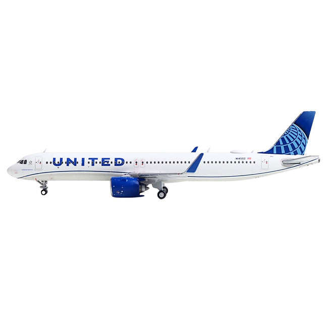 Airbus A321neo Commercial Aircraft "United Airlines" (N14502) White with Blue Tail 1/400 Diecast Model Airplane by GeminiJets