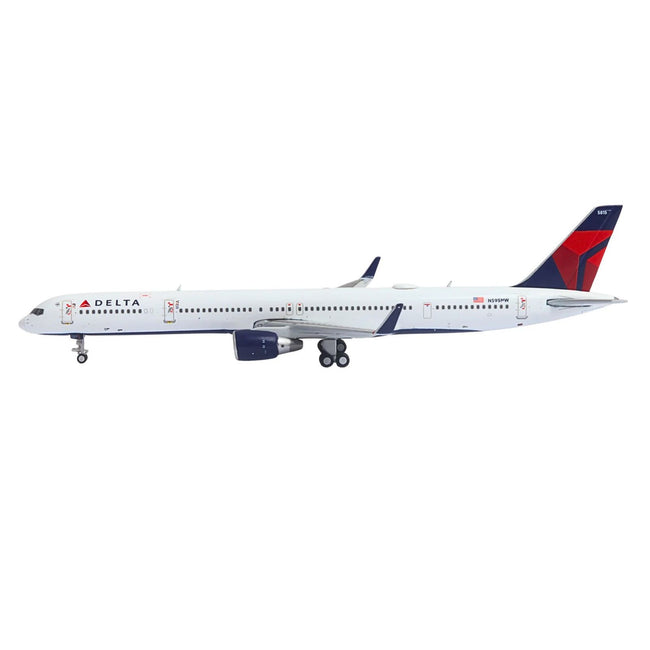 Boeing 757-300 Commercial Aircraft "Delta Air Lines" (N595NW) White with Red and Blue Tail 1/400 Diecast Model Airplane by GeminiJets