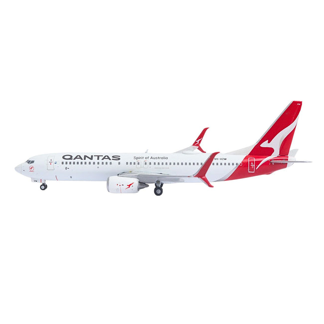 Boeing 737-800 Commercial Aircraft "Qantas Airways" (VH-VZW) White with Red Tail 1/400 Diecast Model Airplane by GeminiJets