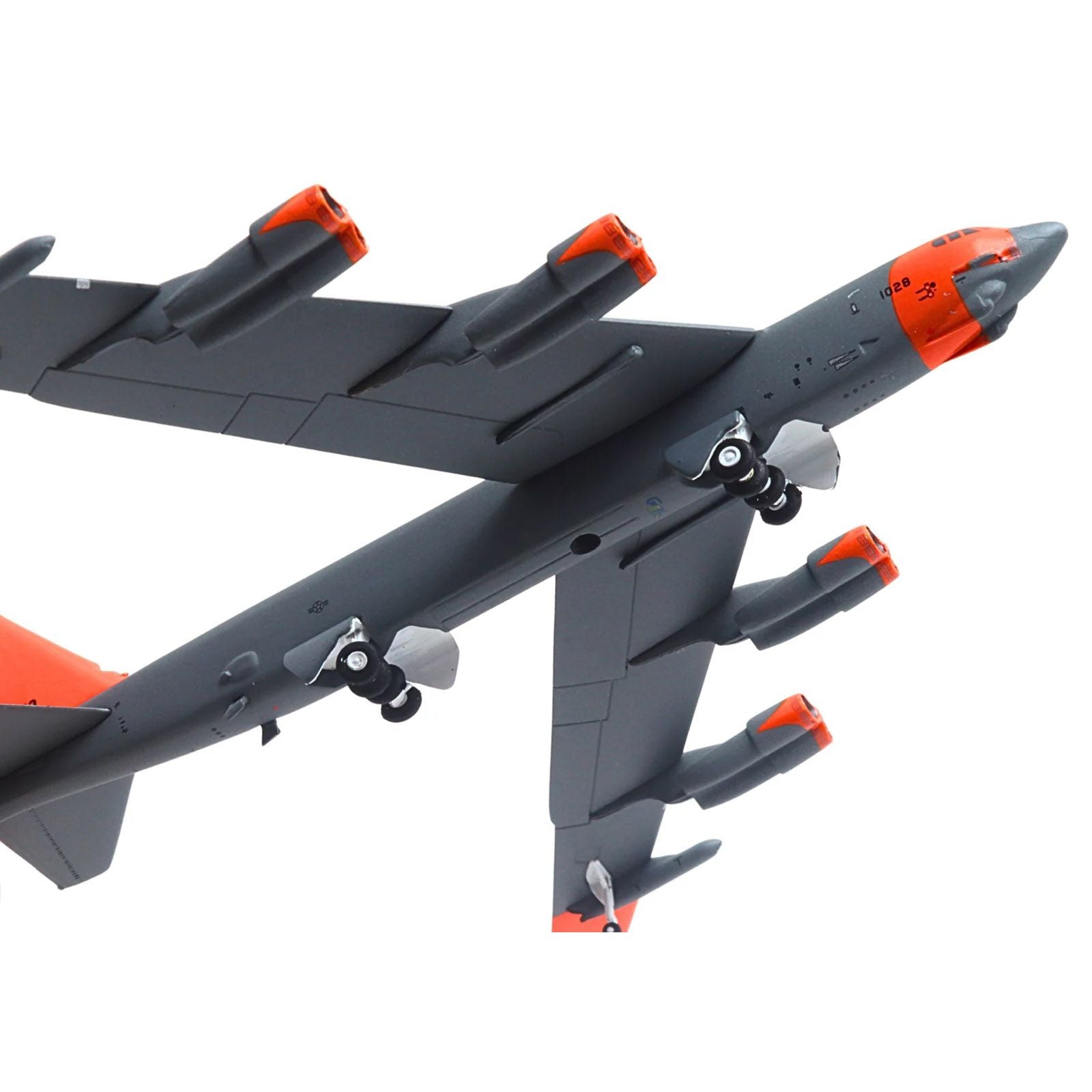 GM149-5__02400 B-52 Stratofortress model in flight