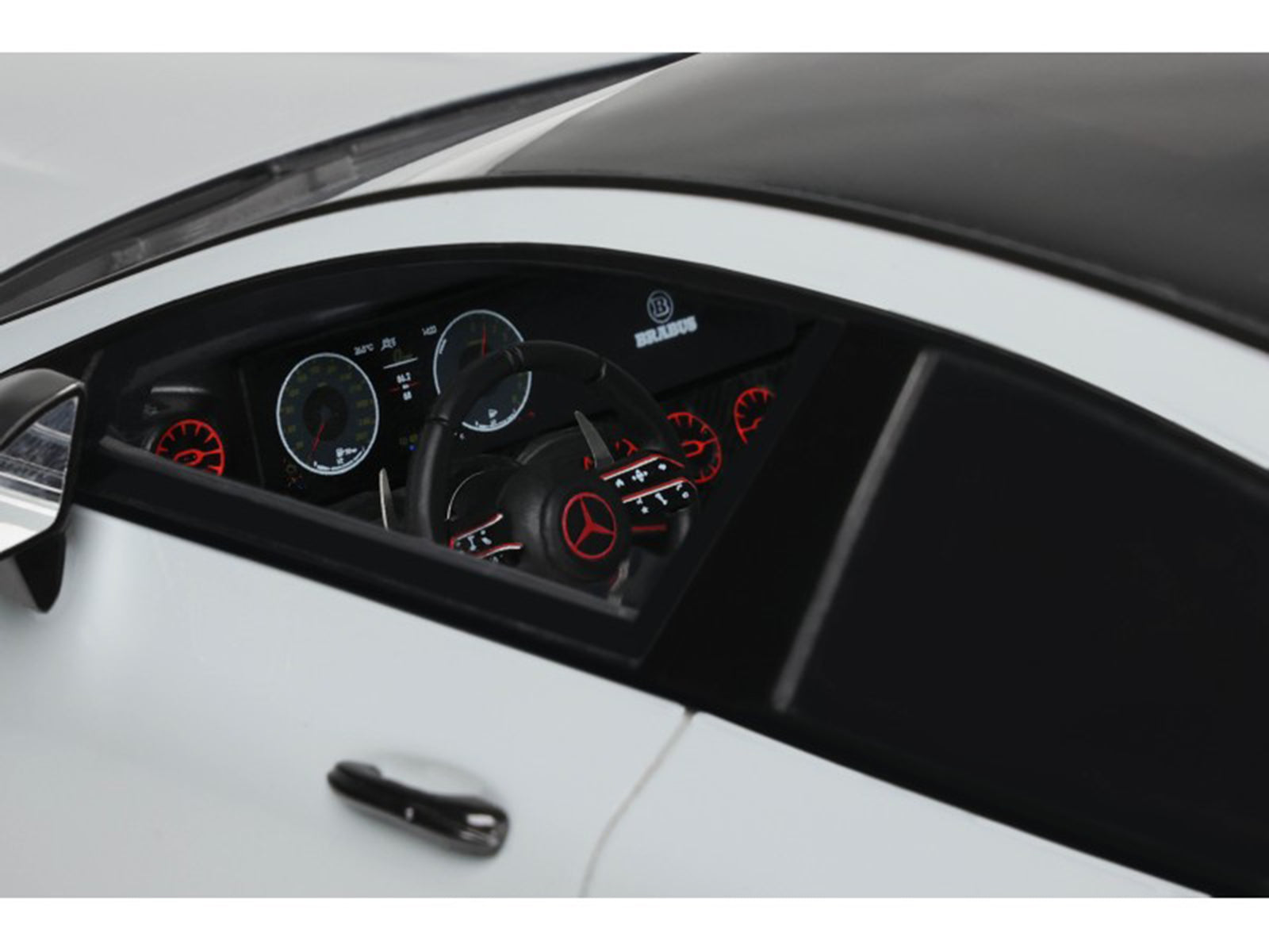 GT513-2__62538 White car interior dashboard