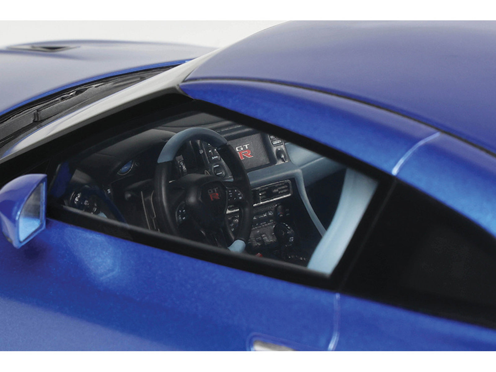 GT521-3__46178 Blue Nissan GT-R interior detail