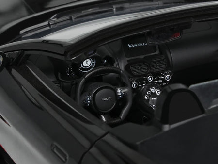 Aston Martin Vantage interior - GT923-2__74928