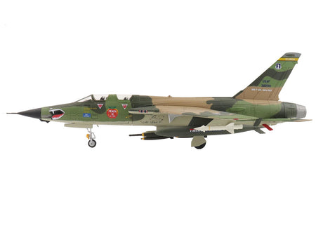 HA2553-2__83364 F-105 Thunderchief model in camouflage paint.