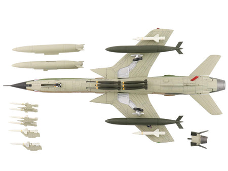 HA2553-4__41722 F-105 Thunderchief model with ordnance.