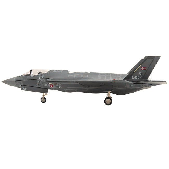 Lockheed Martin F-35A Lightning II Aircraft "Eskadrille 727 Skrydstrup Air Base" (L-007) Royal Danish Air Force 1/200 Diecast Model by Herpa