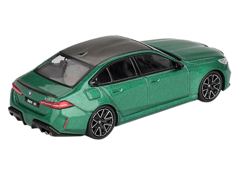 Green BMW M4 model car MGT01086-3__37782